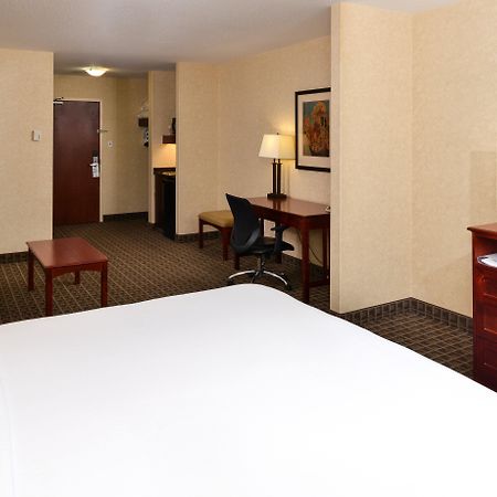 Holiday Inn Express Edmonton North By Ihg Buitenkant foto
