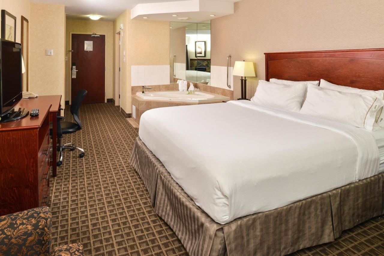 Holiday Inn Express Edmonton North By Ihg Buitenkant foto
