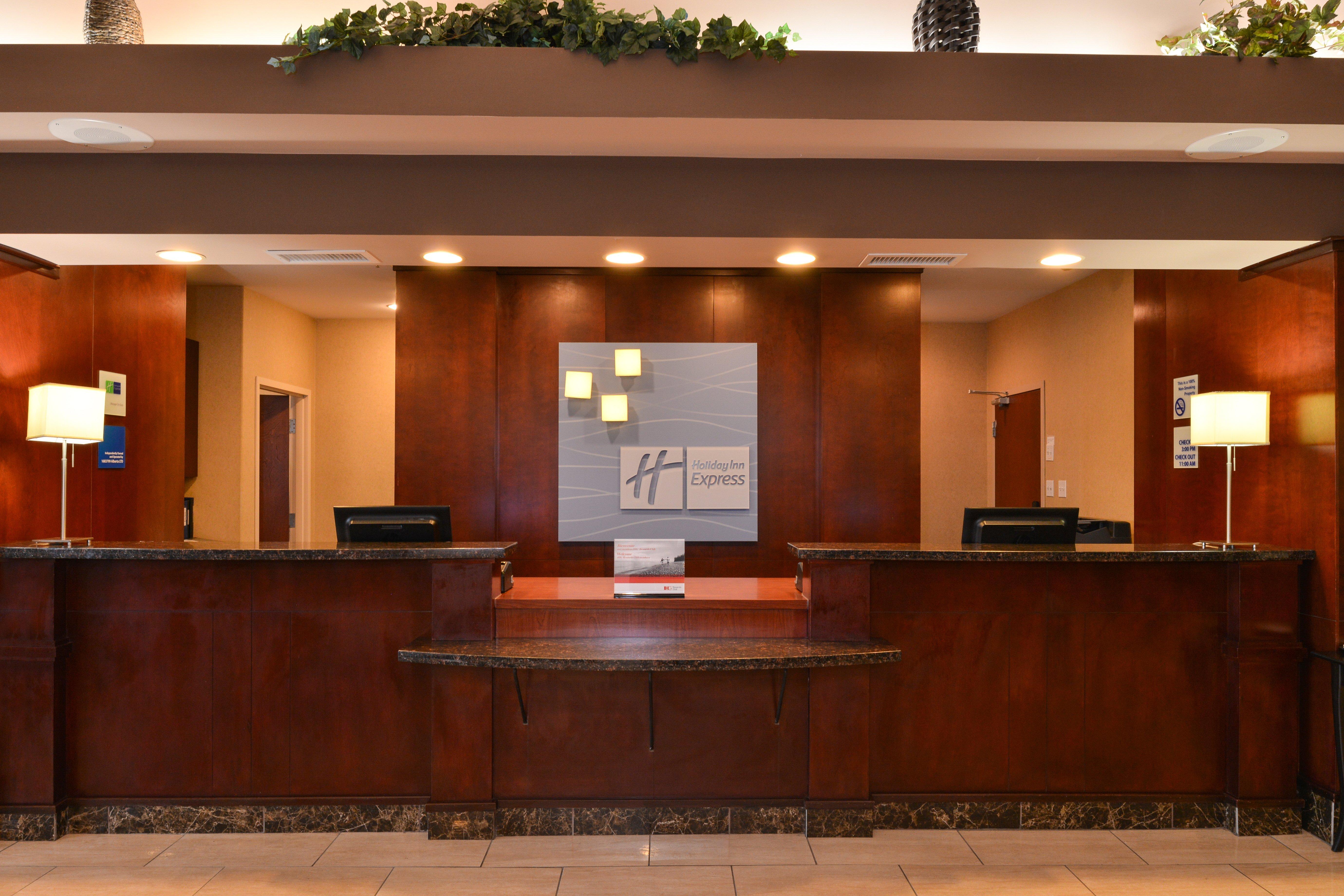 Holiday Inn Express Edmonton North By Ihg Buitenkant foto
