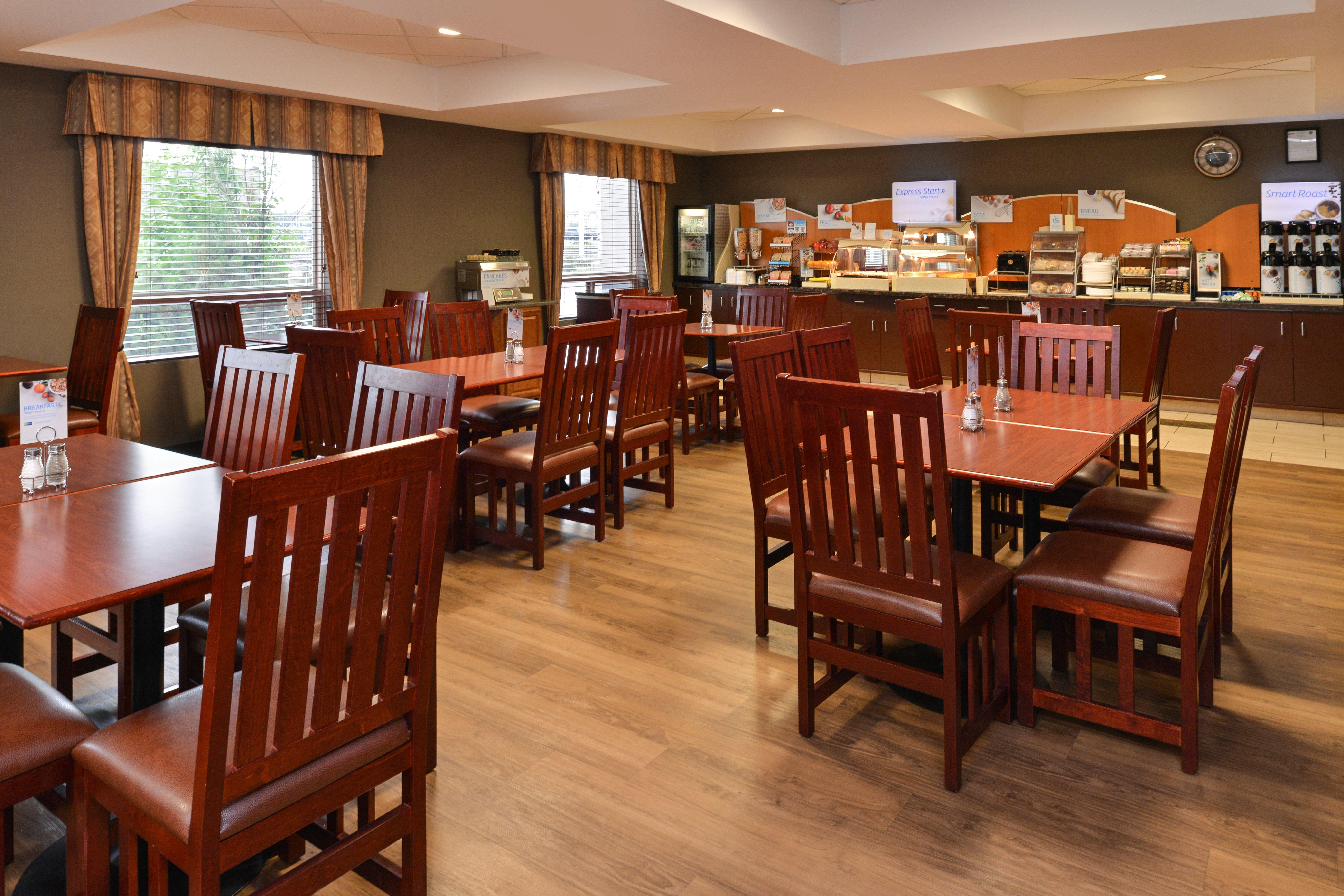 Holiday Inn Express Edmonton North By Ihg Buitenkant foto