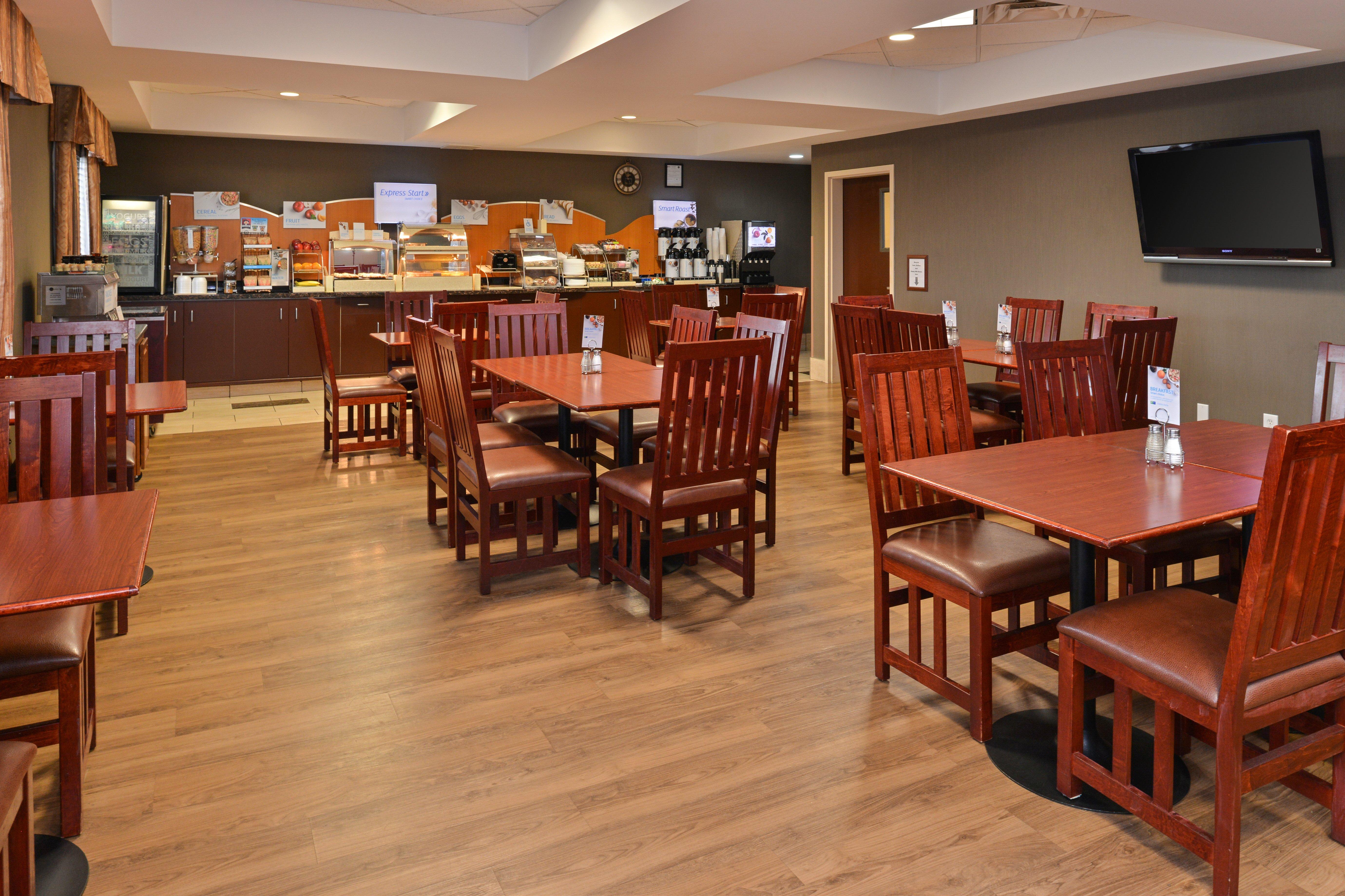 Holiday Inn Express Edmonton North By Ihg Buitenkant foto