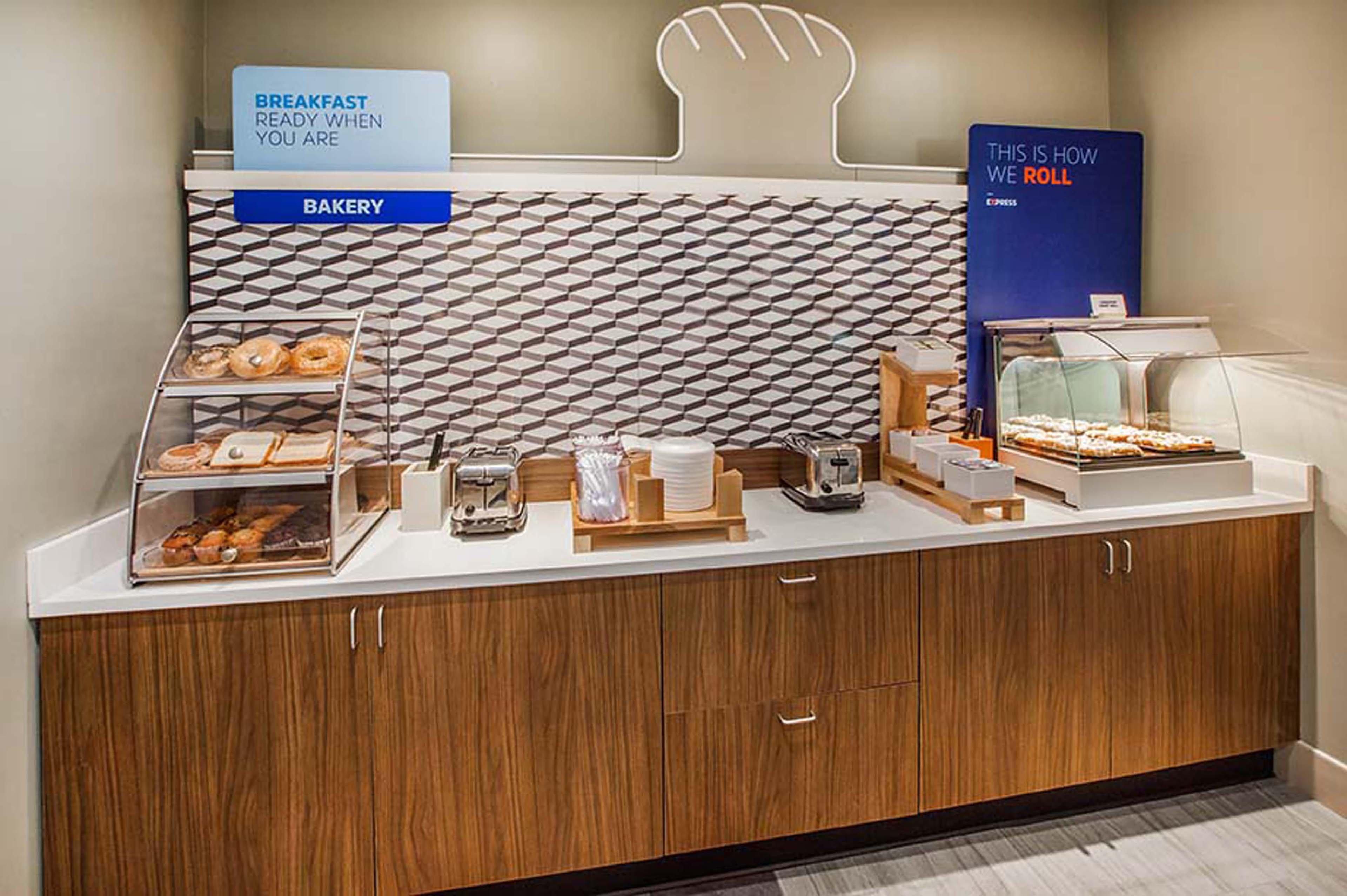 Holiday Inn Express Edmonton North By Ihg Buitenkant foto