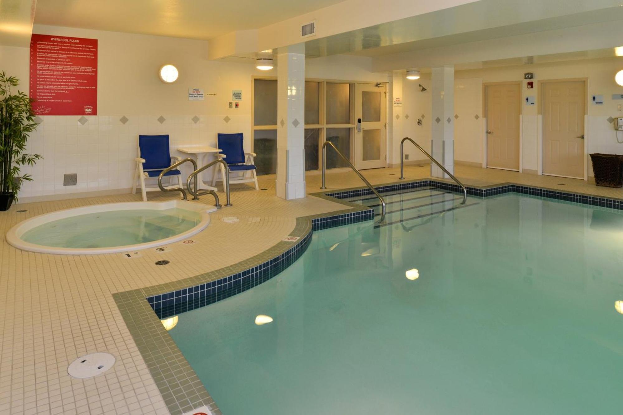 Holiday Inn Express Edmonton North By Ihg Buitenkant foto