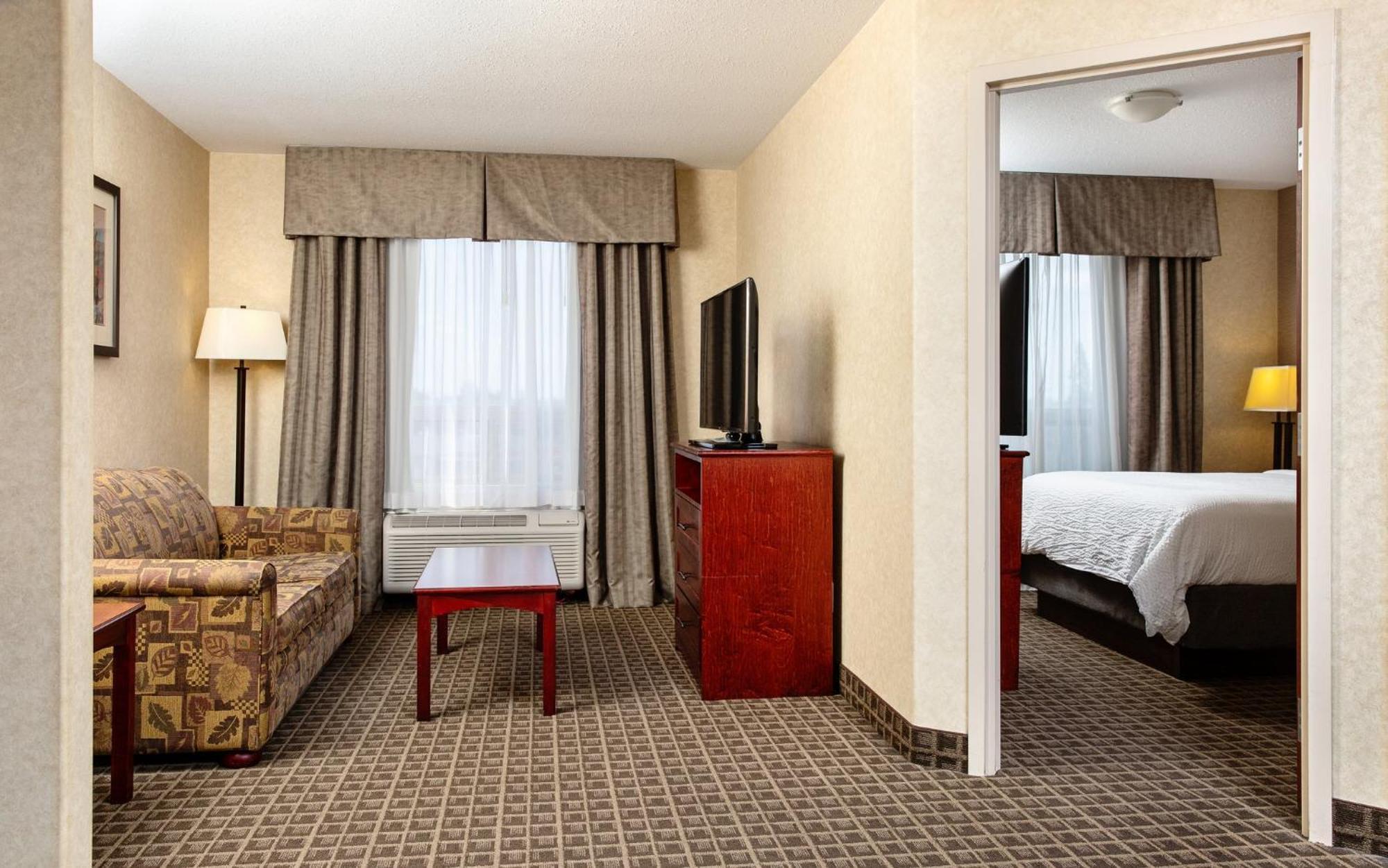 Holiday Inn Express Edmonton North By Ihg Buitenkant foto