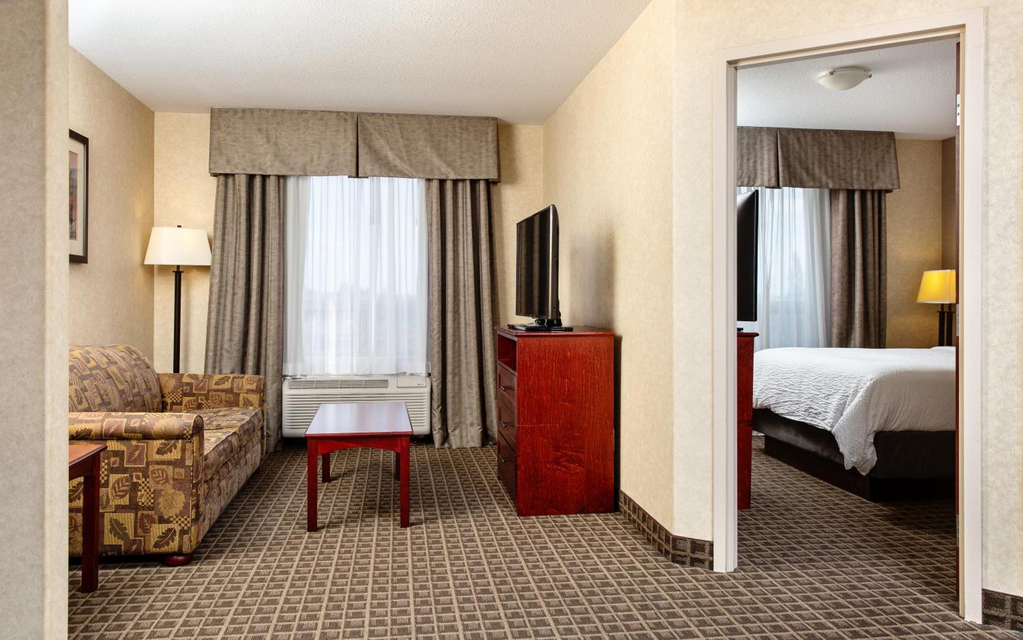 Holiday Inn Express Edmonton North By Ihg Buitenkant foto