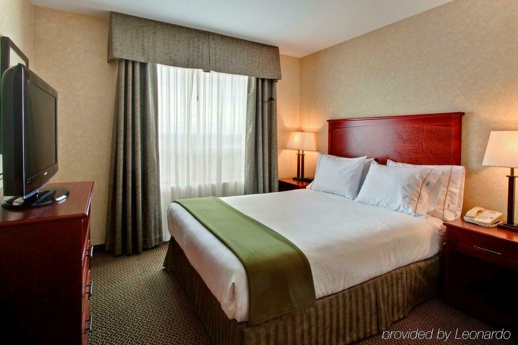 Holiday Inn Express Edmonton North By Ihg Buitenkant foto