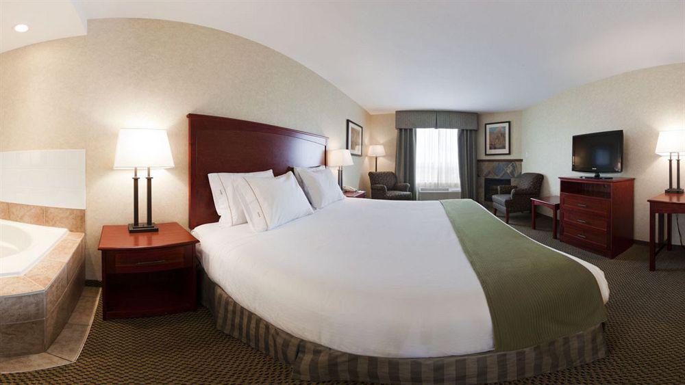 Holiday Inn Express Edmonton North By Ihg Buitenkant foto